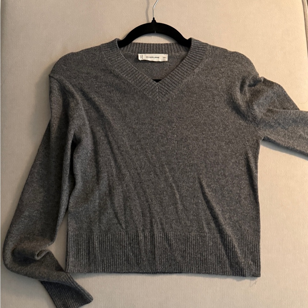 everlane cashmere sweater